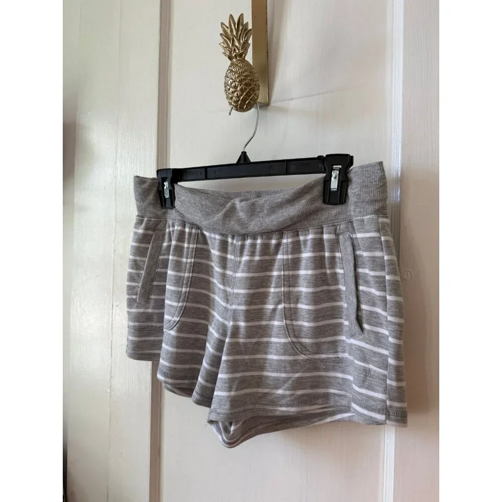 Athletic works women’s size 8/10 gray & white shorts - Picture 2 of 7